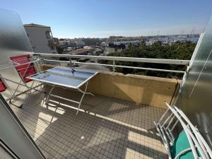 T2 avec ascenseur, lave-linge, parking et terrasse proche plage - FR-1-702-20