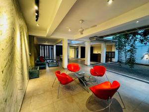 LeisureO Hotel and Spa Negombo