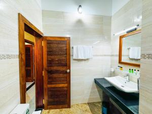 LeisureO Hotel and Spa Negombo