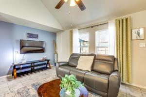 Family-Friendly Home Near SeaWorld and Shopping!