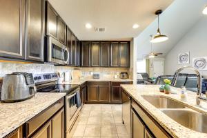 Family-Friendly Home Near SeaWorld and Shopping!