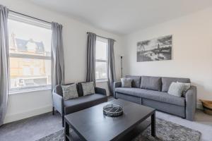 Newly Refurbished 2BDR West London Retreat