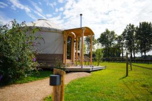 Magnolia Hoeve - Unieke Bestemming voor Paardenliefhebbers en Bijzondere Overnachtingen in de natuur