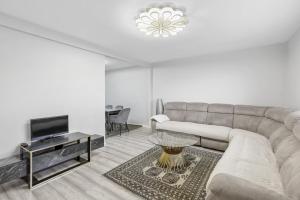 Pass the Keys Modern 3Bed Garden Parking Nr Hainault Station