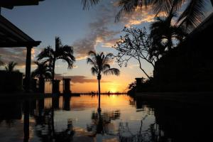 Exclusive Beachfront Villa Private Pool & BBQ