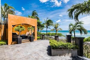 Exclusive Beachfront Villa Private Pool & BBQ