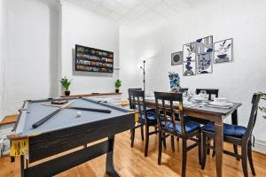 Oakley Retreat - Free Parking - Pool table - 2 Large TVs - Special Christmas Offer for Long Stay - Get in Touch!