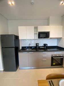 Comfortable 1 BR apt steps from Shopping del Sol