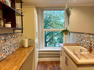 Stylish Cardiff Apartment with Free Parking