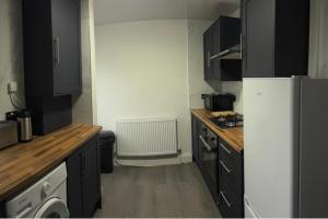 Bungalow - Sleeps 2 - Parking - Garden