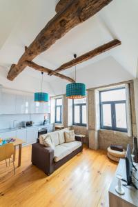 Groovy Porto by Upperground