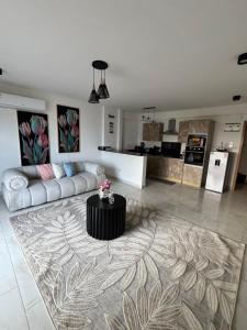 Sea breeze apartment kikambala