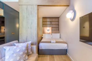 Charming Apartment Steps From Sea Point Beach