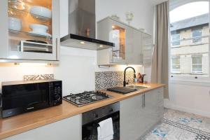 Pass the Keys Chic and Bright 2-Bedroom Flat in Fulham London