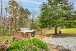 Cozy Couples Getaway w Hot Tub: Fox Ridge Cabin