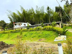 Piscina Privada, Zona parrillas, 8 min del Pueblo, Parqueadero Cubierto