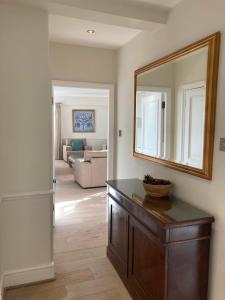 NELL GWYNN HOUSE - Luxurious and Opulent Extra Large One Bedroom Apartment