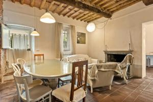 Historic Farmhouse Near Lucca In Tuscany