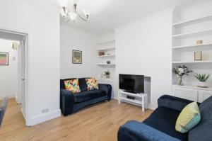 1-Bed Flat, home office and garden