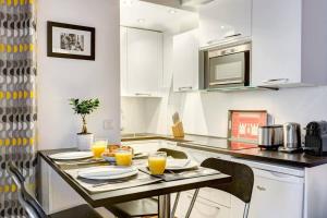 Chic Marais Retreat Steps to Cafes & Notre Dame