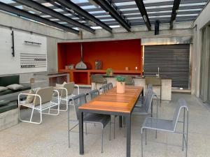 Acomodações modernas em prédio c piscina no coração de SP - YHEs