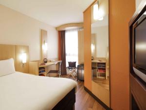 ibis Versailles Château