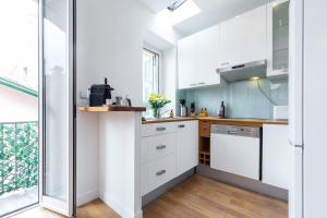 Elegant Riviera Retreat Steps to Beach & Dining