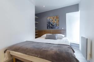 Elegant Riviera Retreat Steps to Beach & Dining