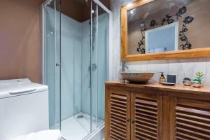 Elegant Riviera Retreat Steps to Beach & Dining