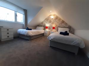 Carvetii - Gemini House - 4 bed House sleeps up to 8 people