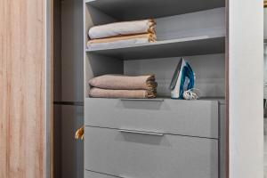 24K Propiedades 15th Floor Camino al Mar Beach Front King Bed