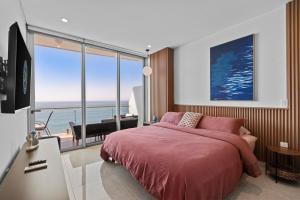 24K Propiedades 15th Floor Camino al Mar Beach Front King Bed
