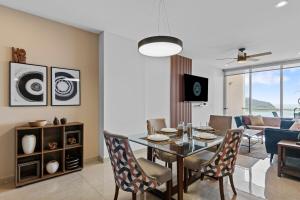 24K Propiedades 15th Floor Camino al Mar Beach Front King Bed