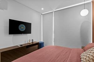 24K Propiedades 15th Floor Camino al Mar Beach Front King Bed