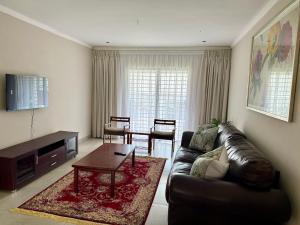 Midrand 2-Bedroom Oasis in Glen Austin