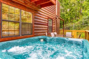 Hilltop Oasis, Strip 4 min, Hot Tub, Games, Pets