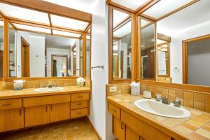 Kapalua Ridge Villas 2 Free Rental Cars KBM Resorts 180 Degree Views 2 Units 4 Bedrooms ML-2159