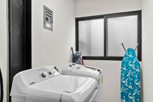 Industrial Loft King Bed and 2 Office Spaces