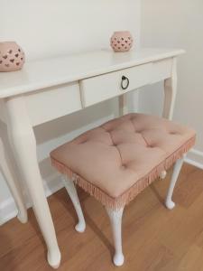 Charming Chard Town House Pets Welcome