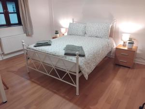 Charming Chard Town House Pets Welcome