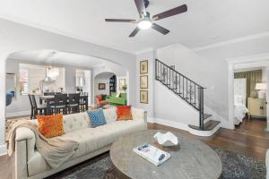 2 Mansions w Pool and Hot Tub in West Palm Beach!