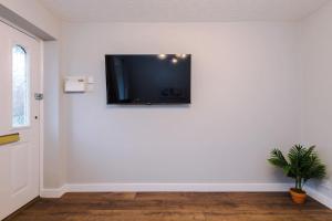 Long Stays Offers , New 2 Bed APT , Sleeps 3 , Wigan , Perfect for Relocations , Contractors , Families