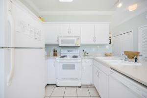 Romar Lakes 103E condo