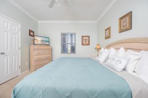 Romar Lakes 103E condo