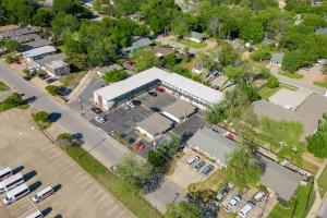 Delightful 1BD AT and T Walkable