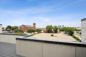 The Emerald 3BD In the Heart of Magnolia