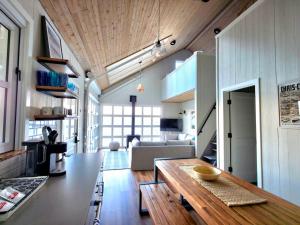 Beachfront cabin, dock, water views