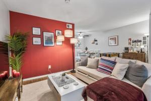 Homey 1BD TCU walkable