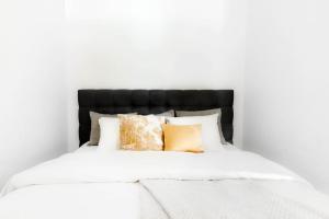 Central and Peaceful Studio