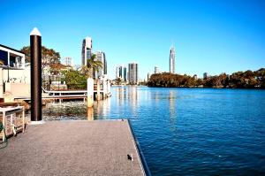 Surfers Paradise Escape Heated Pool